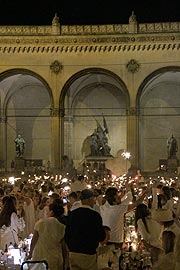 Diner en Blanc 2019 (&copy;Foto: Marikka-Laila Maisel)